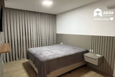 Apartamento para alugar - 200m&sup2; - Meia Praia