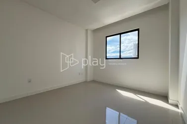 Apartamento &agrave; venda - 106m&sup2; - Meia Praia
