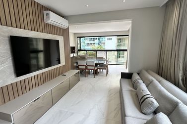 Apartamento &agrave; venda - 95m&sup2; - Meia Praia
