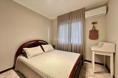 Apartamento &agrave; venda - 115m&sup2; - Meia Praia