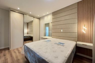 Apartamento &agrave; venda - 124m&sup2; - Meia Praia