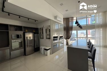 Apartamento para alugar - 190m&sup2; - Meia Praia