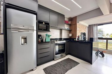 Apartamento &agrave; venda - 85m&sup2; - Meia Praia