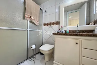 Apartamento &agrave; venda - 140m&sup2; - Meia Praia