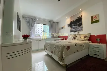 Apartamento &agrave; venda - 117m&sup2; - Meia Praia