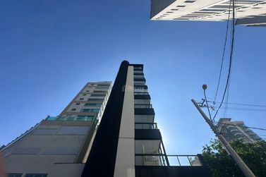Apartamento &agrave; venda - 95m&sup2; - Meia Praia