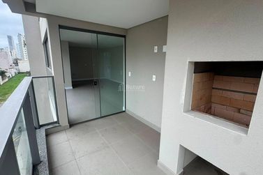 Apartamento &agrave; venda - 110m&sup2; - Meia Praia