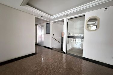 Apartamento &agrave; venda - 120m&sup2; - Centro
