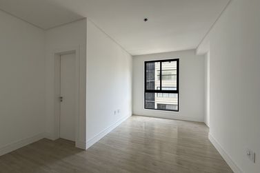 Apartamento &agrave; venda - 206m&sup2; - Meia Praia