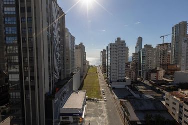 Apartamento &agrave; venda - 198m&sup2; - Meia Praia