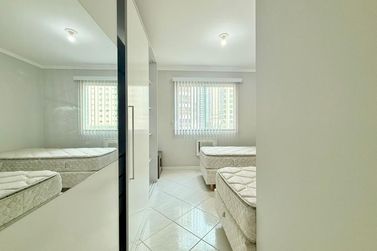 Apartamento &agrave; venda - 107m&sup2; - Meia Praia