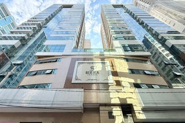 Apartamento &agrave; venda - 132m&sup2; - Meia Praia