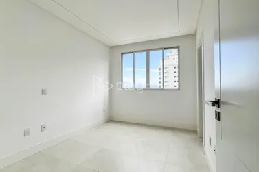 Apartamento &agrave; venda - 164m&sup2; - Meia Praia