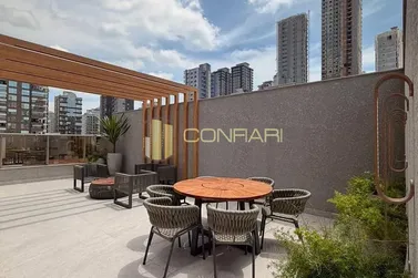 Apartamento &agrave; venda - 135m&sup2; - Meia Praia