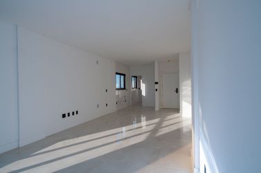Apartamento &agrave; venda - 130m&sup2; - Meia Praia