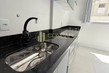 Apartamento &agrave; venda - 140m&sup2; - Meia Praia