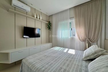 Apartamento &agrave; venda - 240m&sup2; - Meia Praia
