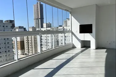 Apartamento &agrave; venda - 158m&sup2; - Meia Praia