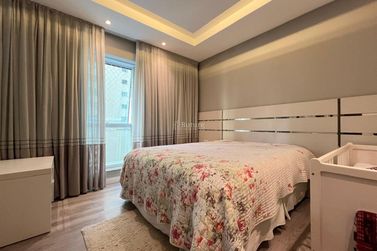 Apartamento &agrave; venda - 166m&sup2; - Meia Praia