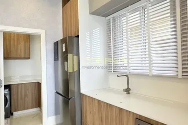 Apartamento &agrave; venda - 136m&sup2; - Meia Praia
