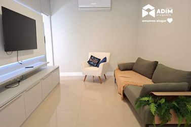 Apartamento para alugar - 123m&sup2; - Meia Praia