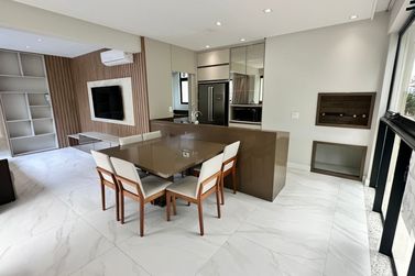 Apartamento &agrave; venda - 95m&sup2; - Meia Praia