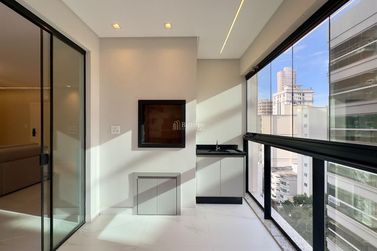 Apartamento &agrave; venda - 124m&sup2; - Meia Praia