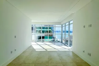 Apartamento &agrave; venda - 297m&sup2; - Meia Praia