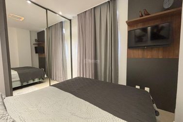 Apartamento &agrave; venda - 130m&sup2; - Meia Praia