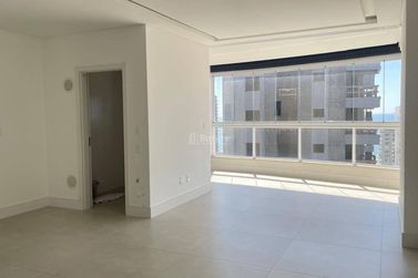 Apartamento &agrave; venda - Meia Praia