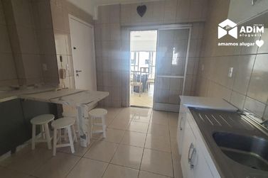 Apartamento para alugar - 100m&sup2; - Centro