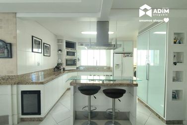Apartamento para alugar - 160m&sup2; - Centro