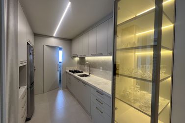 Apartamento &agrave; venda - 134m&sup2; - Meia Praia