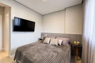 Apartamento &agrave; venda - 85m&sup2; - Meia Praia