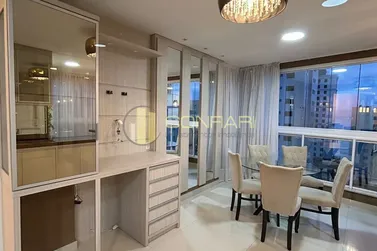 Apartamento &agrave; venda - 170m&sup2; - Meia Praia