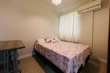 Apartamento &agrave; venda - 110m&sup2; - Meia Praia