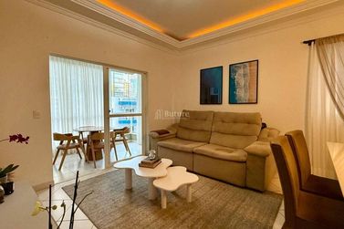 Apartamento &agrave; venda - 101m&sup2; - Meia Praia