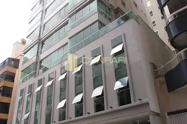 Apartamento &agrave; venda - 130m&sup2; - Meia Praia