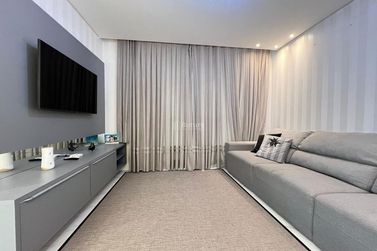 Apartamento &agrave; venda - 142m&sup2; - Meia Praia