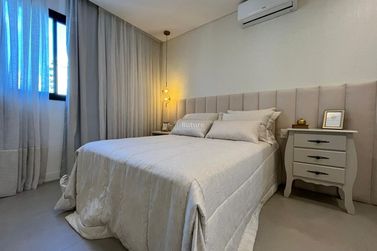 Apartamento &agrave; venda - 137m&sup2; - Meia Praia