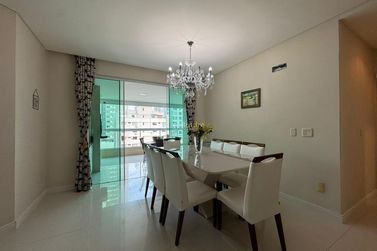 Apartamento &agrave; venda - 180m&sup2; - Meia Praia