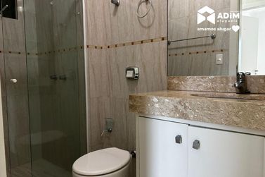 Apartamento para alugar - 140m&sup2; - Meia Praia