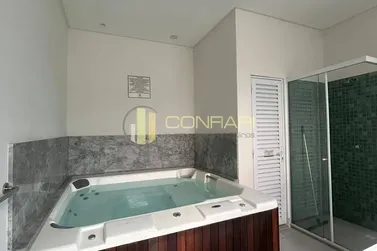 Apartamento para alugar - 132m&sup2; - Meia praia