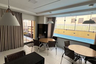 Apartamento &agrave; venda - 226m&sup2; - Meia Praia