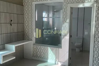 Apartamento para alugar - 150m&sup2; - Meia Praia
