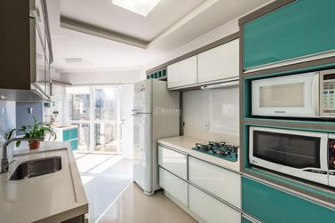 Apartamento &agrave; venda - 202m&sup2; - Meia Praia