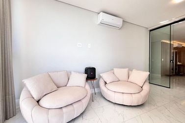 Apartamento &agrave; venda - 185m&sup2; - Meia Praia