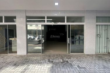 Sala Comercial &agrave; venda - 512m&sup2; - Meia Praia