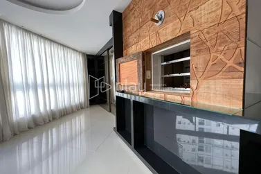 Apartamento &agrave; venda - 178m&sup2; - Meia Praia