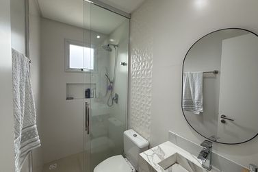 Apartamento &agrave; venda - 98000m&sup2; - Meia Praia